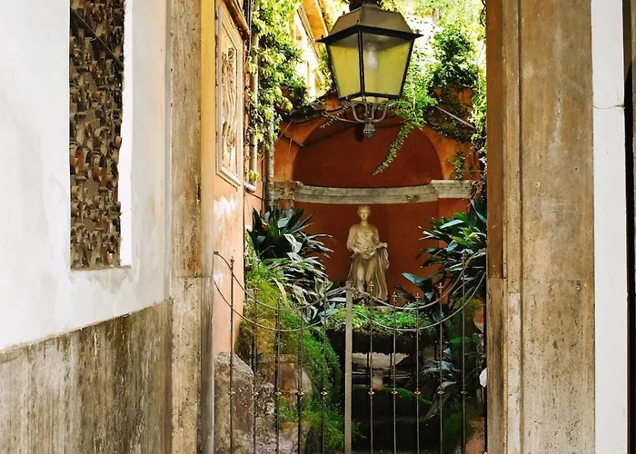 Casa Beatrice, Trastevere